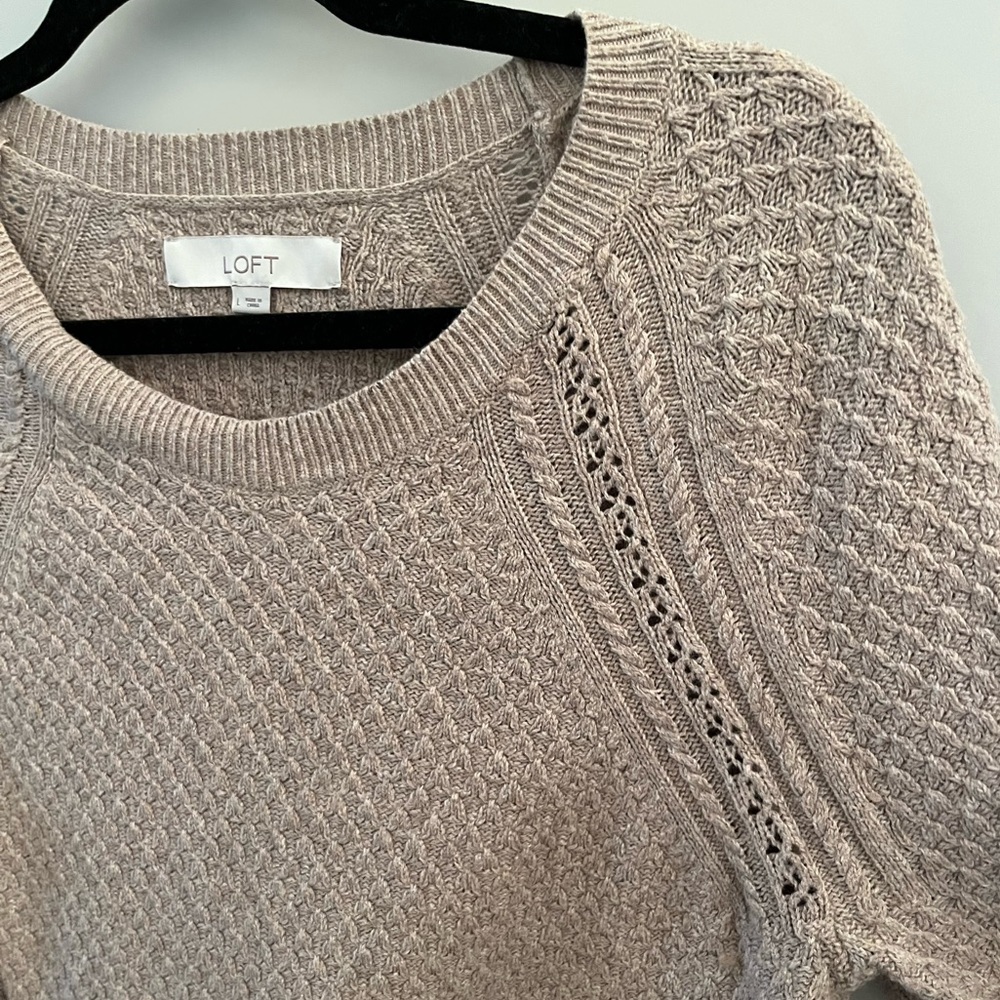 LOFT Women’s Long Sleeve Beige Sweater Size L Spring Staple - Lightweight Design